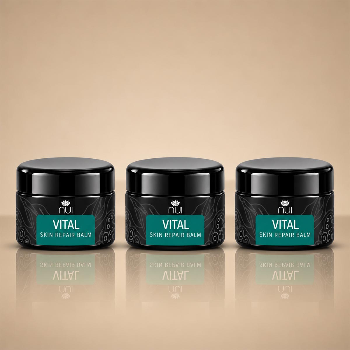 Drei Tiegel NUI VITAL SKIN Repair Balm 30 ml nebeneinander